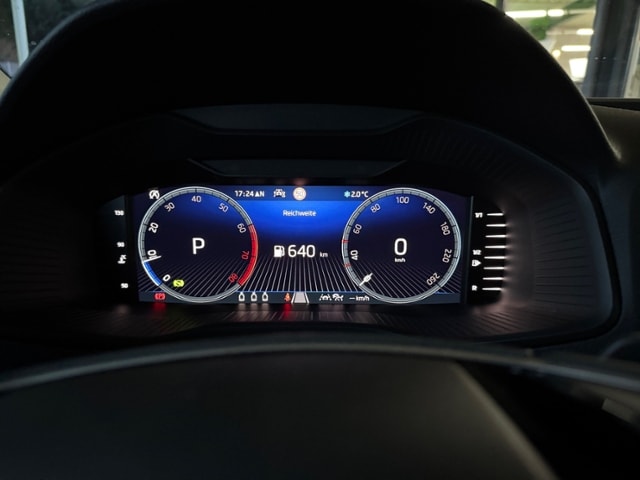 Skoda Karoq 1,5 TSI DSG AHK Navi