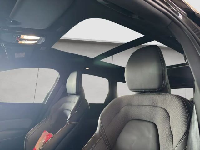 Volvo XC60 Dark Plus