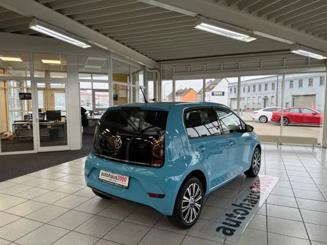 Volkswagen up! Active