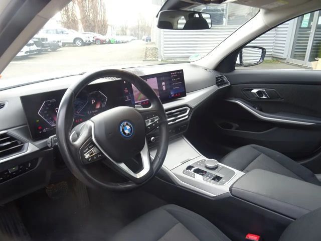 BMW 320 320e Touring