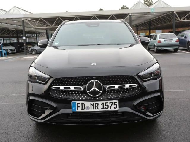 Mercedes-Benz GLA 180 AMG Line