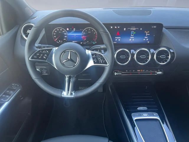 Mercedes-Benz B 200 Progressive Sedan