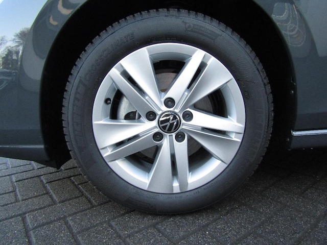 Volkswagen Golf 1.5 eTSI DSG