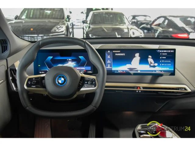 BMW iX 40 SkyLounge Massage HK HUD Soft Laser 360