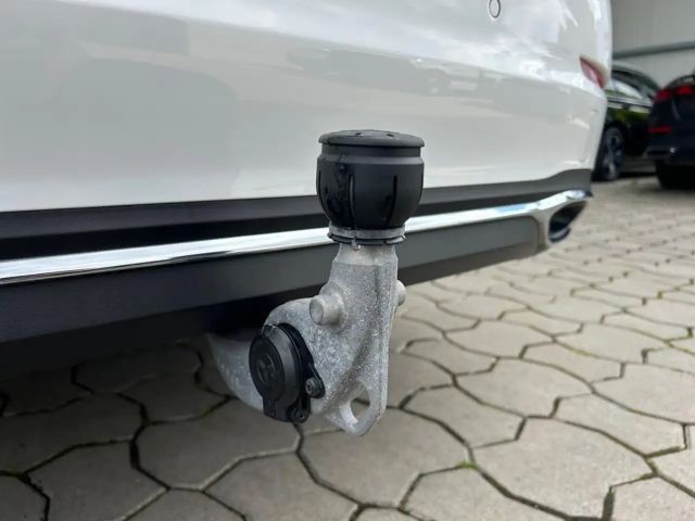 Mercedes-Benz C 180 AVANTGARDE Sedan