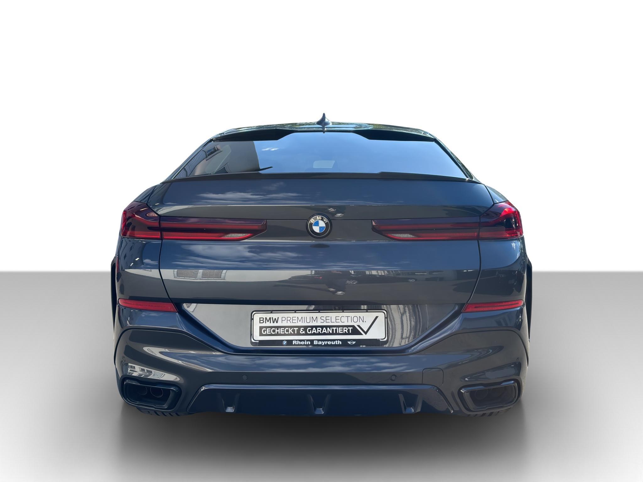 BMW X6 M50i