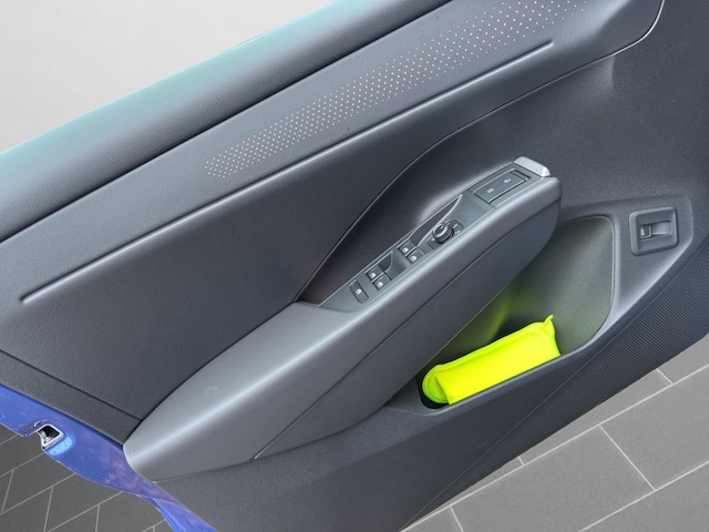 Volkswagen T-Roc 1.5 eTSI DSG R-Line