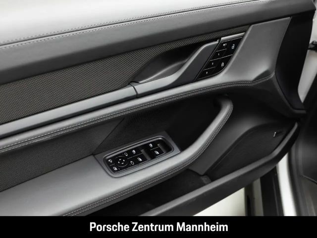 Porsche Taycan S Turbo