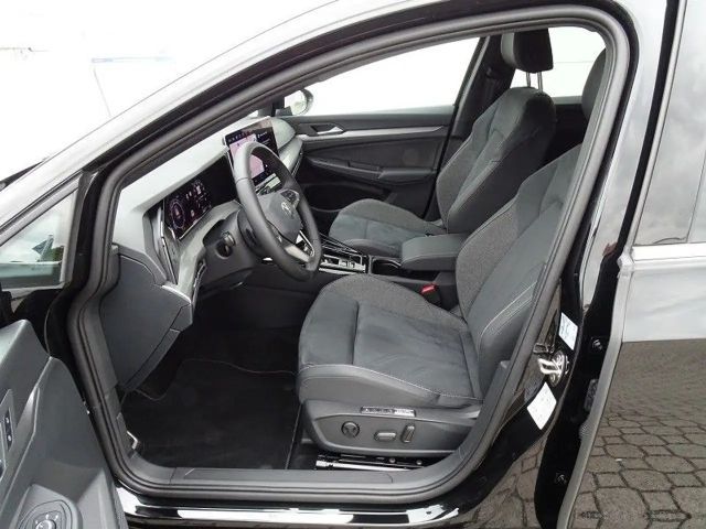 Volkswagen Golf 1.5 eTSI DSG
