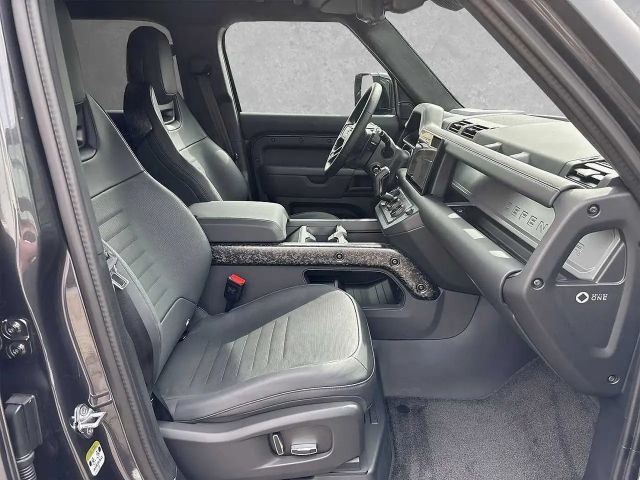 Land Rover Defender 110