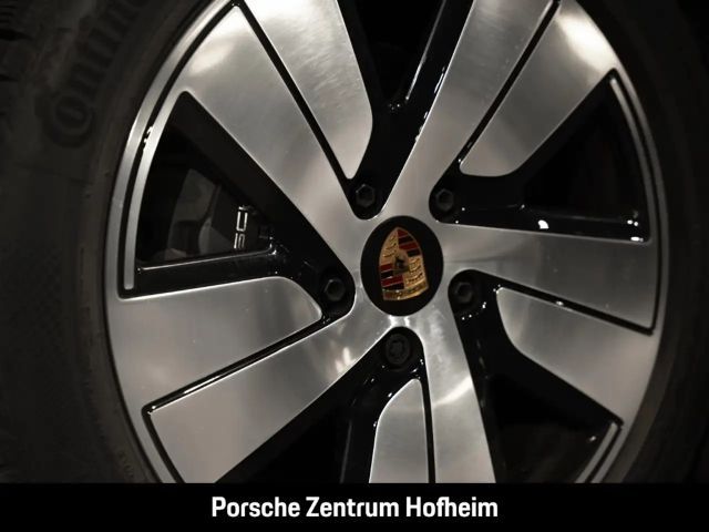 Porsche Taycan 4 Cross Turismo
