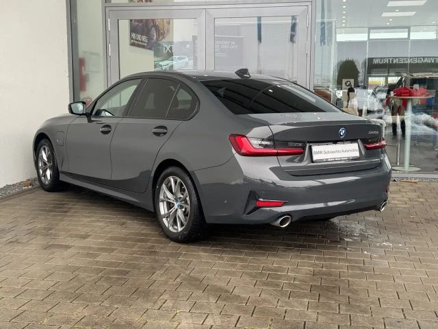 BMW 320 320e Sedan Sport Line