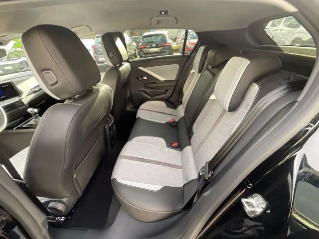 Opel Astra 1.2 Turbo Elegance Turbo