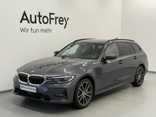 BMW 330 330e xDrive