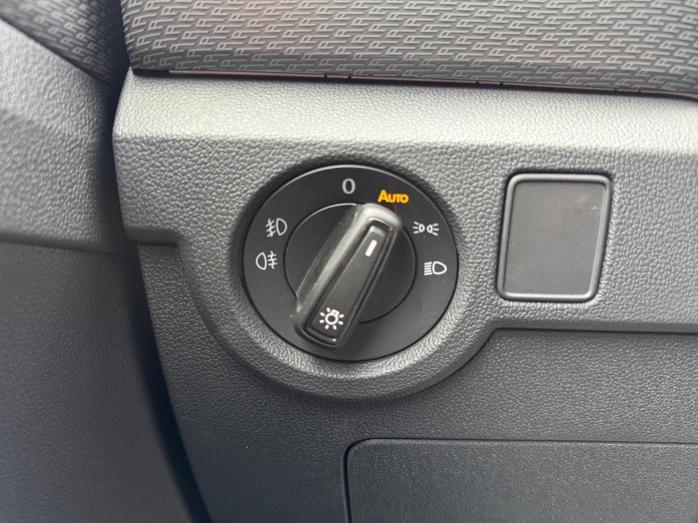 Volkswagen T-Cross 1.0 TSI Life R-Line