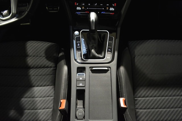 Volkswagen Passat Business DSG R-Line Variant