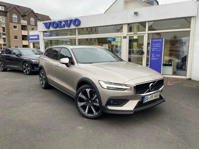 Volvo V60 Cross Country AWD Ultimate