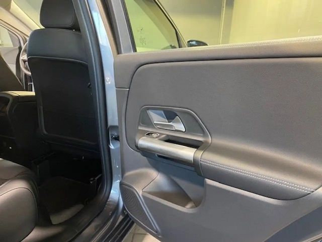 Mercedes-Benz B 200 Progressive Sedan