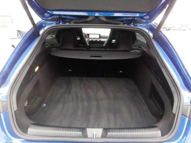 Mercedes-Benz CLA 180 AMG Line Shooting Brake