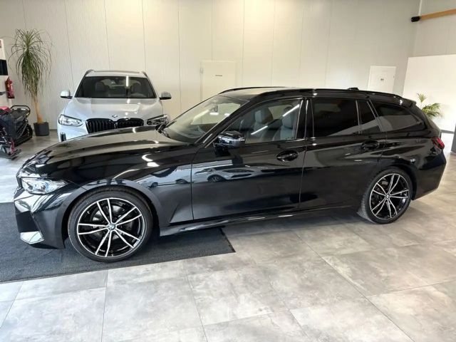 BMW 320 320d M-Sport Touring xDrive