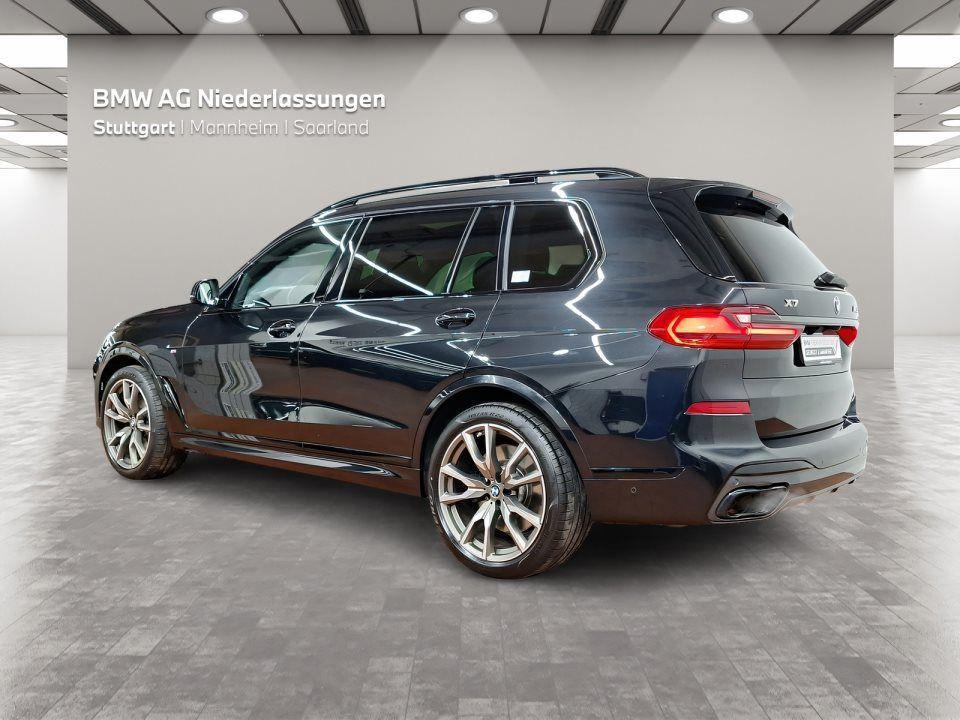 BMW X7 M50i