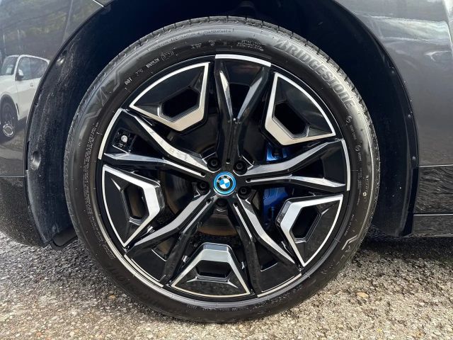 BMW iX xDrive40