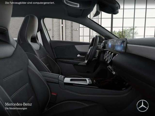 Mercedes-Benz A 220 4MATIC AMG Line