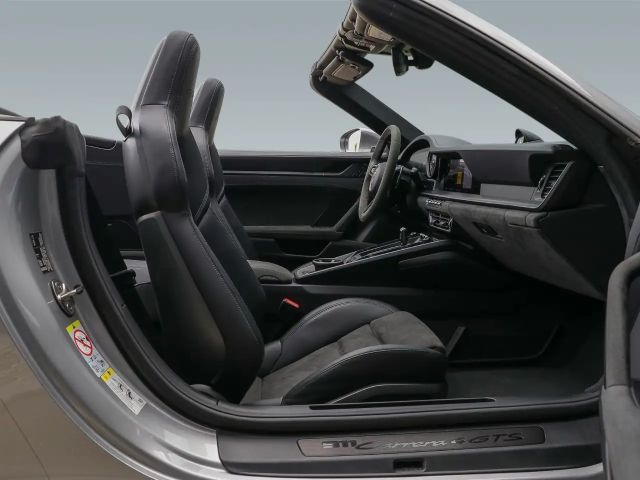 Porsche 992 4 Cabrio Carrera GTS