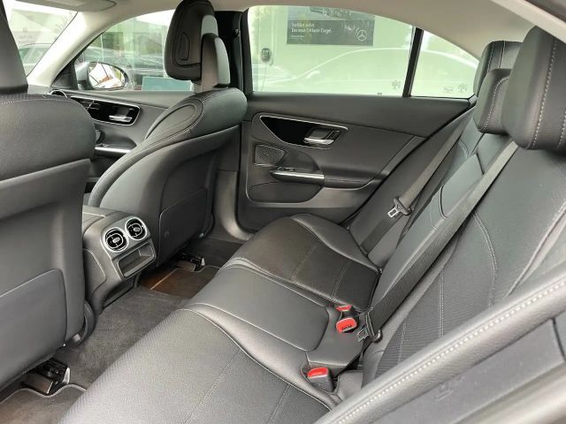 Mercedes-Benz C 200 Sedan