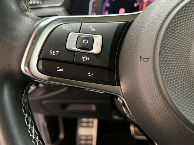 Volkswagen Touran 1.5 TSI R-Line