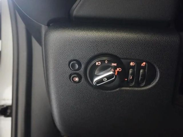 MINI Cooper COOPER 1,5 CAMDEN LEDER NAVI LED SHZ TEMPOMAT 17"