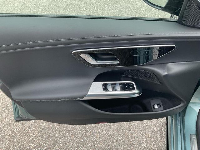 Mercedes-Benz E 220 E 220 d Sedan