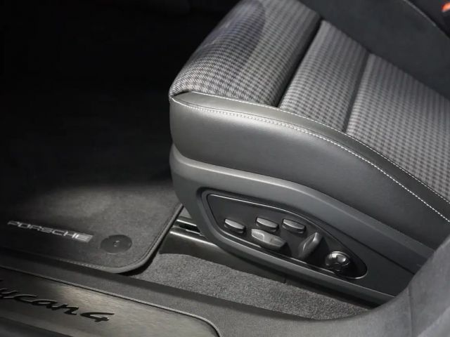 Porsche Taycan 4 Cross Turismo