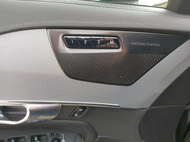 Volvo XC90 AWD Dark Plus