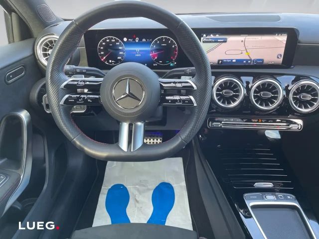 Mercedes-Benz A 200 AMG Line