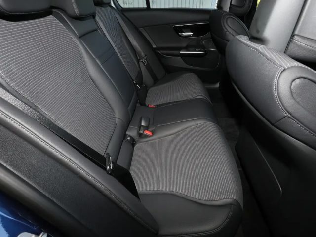 Mercedes-Benz C 180 Sedan