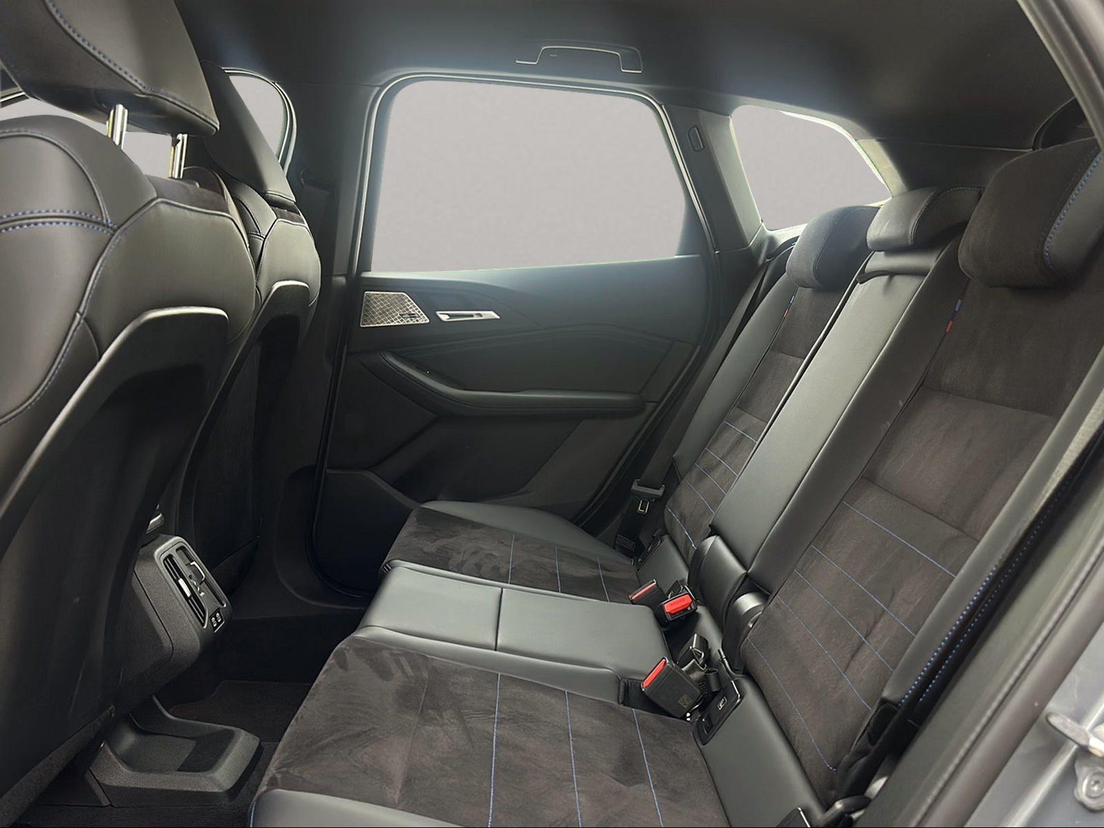 BMW 220 220i Active Tourer