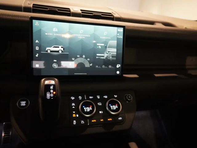 Land Rover Defender 110