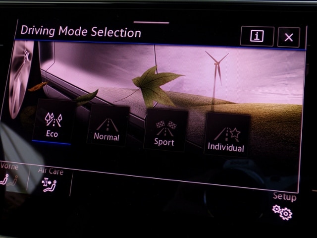 Volkswagen T-Roc 1.5 TSI / BLACK STYLE+BEATS AUDIO