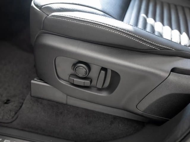 Land Rover Discovery AWD D250 Dynamic SE