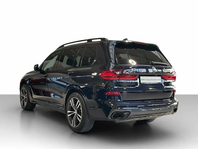 BMW X7 M50i