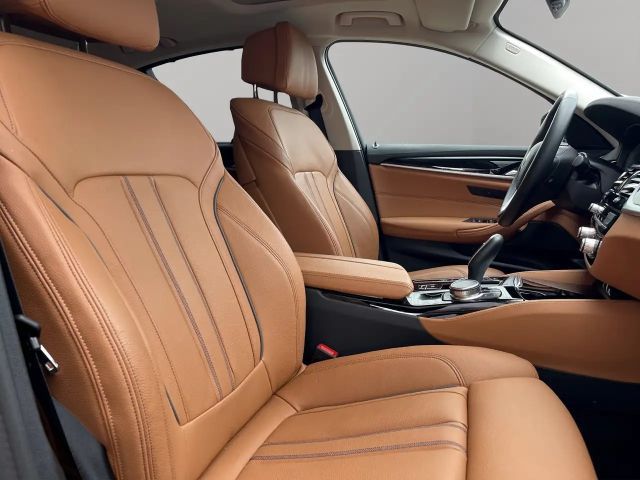 BMW 530 530e Luxury Line Sedan