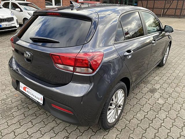 Kia Rio Dream Team