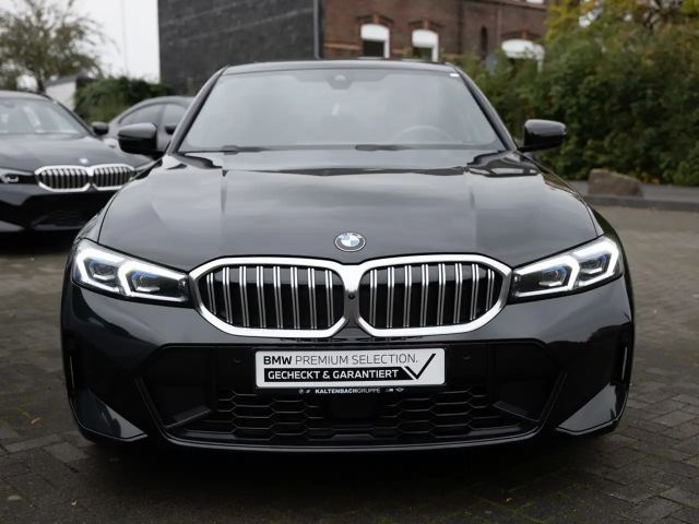 BMW 320 320i M-Sport Sedan xDrive