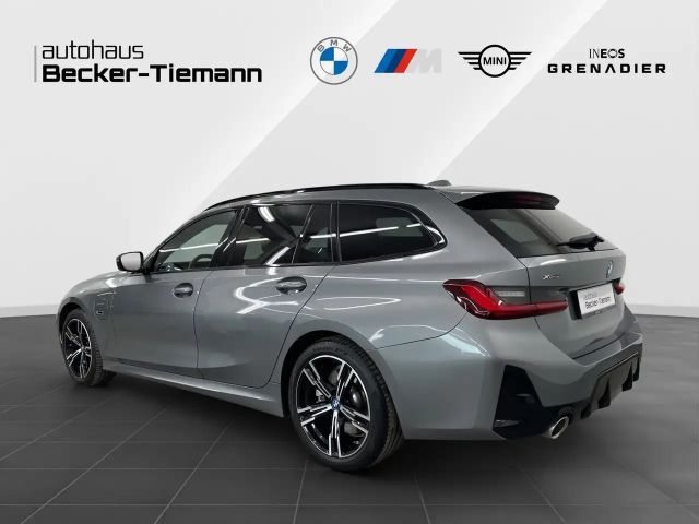 BMW 320 320e M-Sport Touring xDrive
