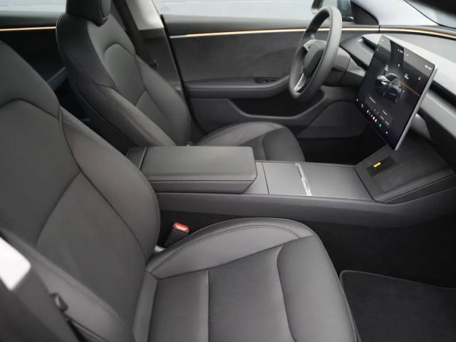 Tesla Model 3 AWD Long Range