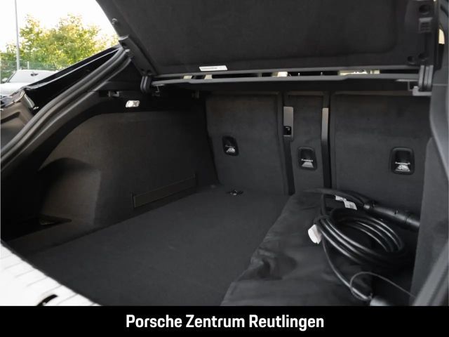 Porsche Taycan 4S Cross Turismo
