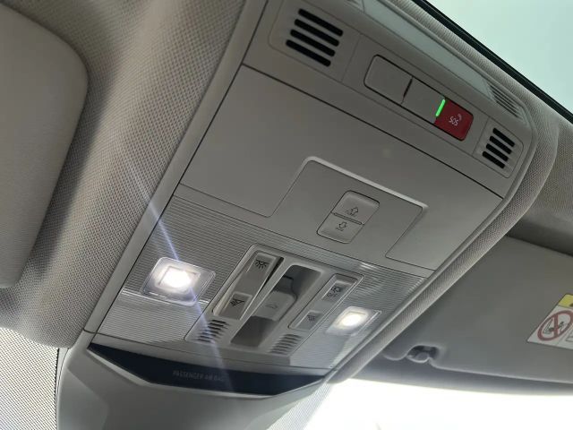 Volkswagen T-Roc 2.0 TD Allrad LED Navi Pano USB Parkassistent