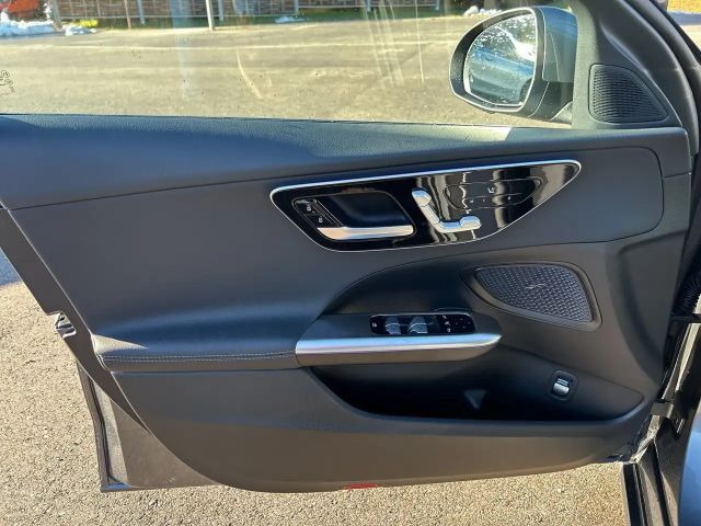 Mercedes-Benz C 200 C 200 d Sedan