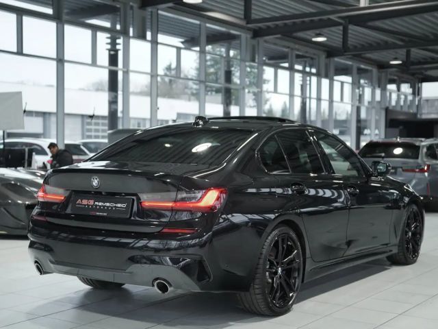 BMW 330 330d M-Sport Sedan